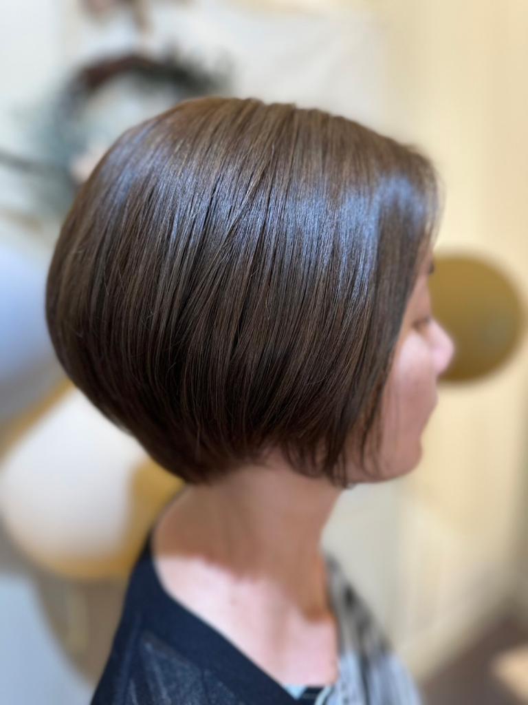 ショートボブ